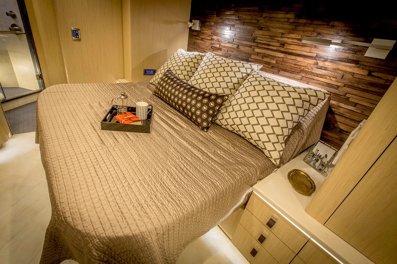 Bedroom with quilted bedding